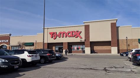 HomeGoods Easton Market, Columbus, OH. 3704 Easton Market, Columbus. Open: 9:30 am - 9:30 pm 0.12mi. Please see this page for further information regarding TJ Maxx Easton Market, Columbus, OH, including the operating hours, store address info and direct telephone.